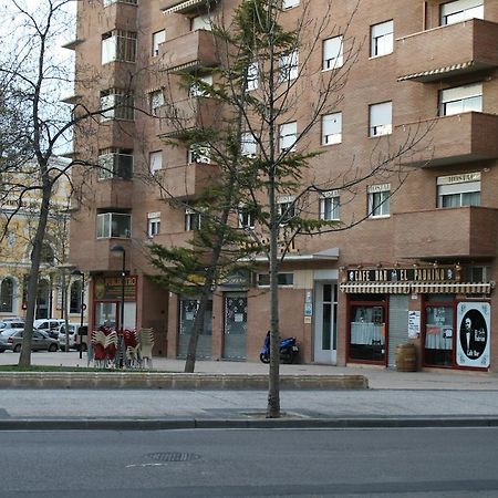Hostal Puente De Piedra Zaragoza Kültér fotó