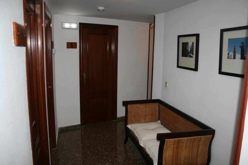 Hostal Puente De Piedra Zaragoza Kültér fotó
