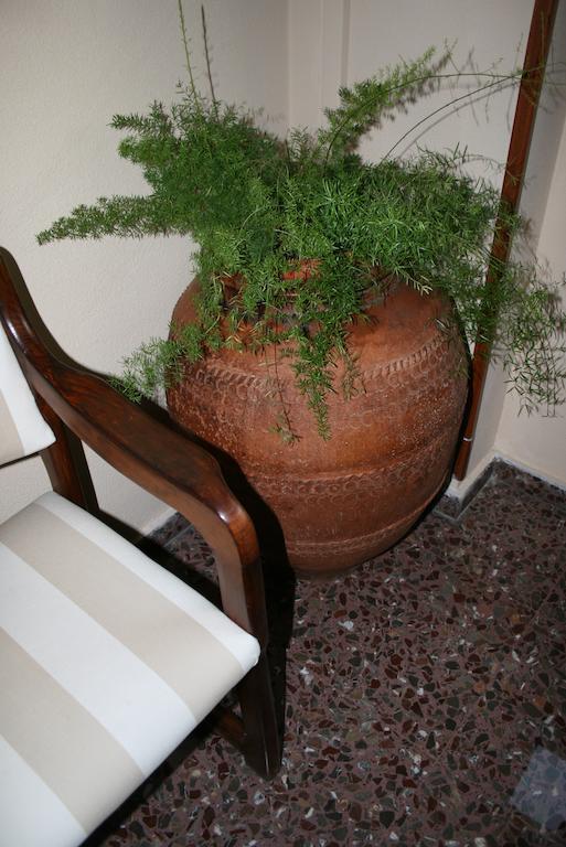 Hostal Puente De Piedra Zaragoza Kültér fotó