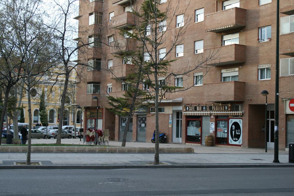 Hostal Puente De Piedra Zaragoza Kültér fotó