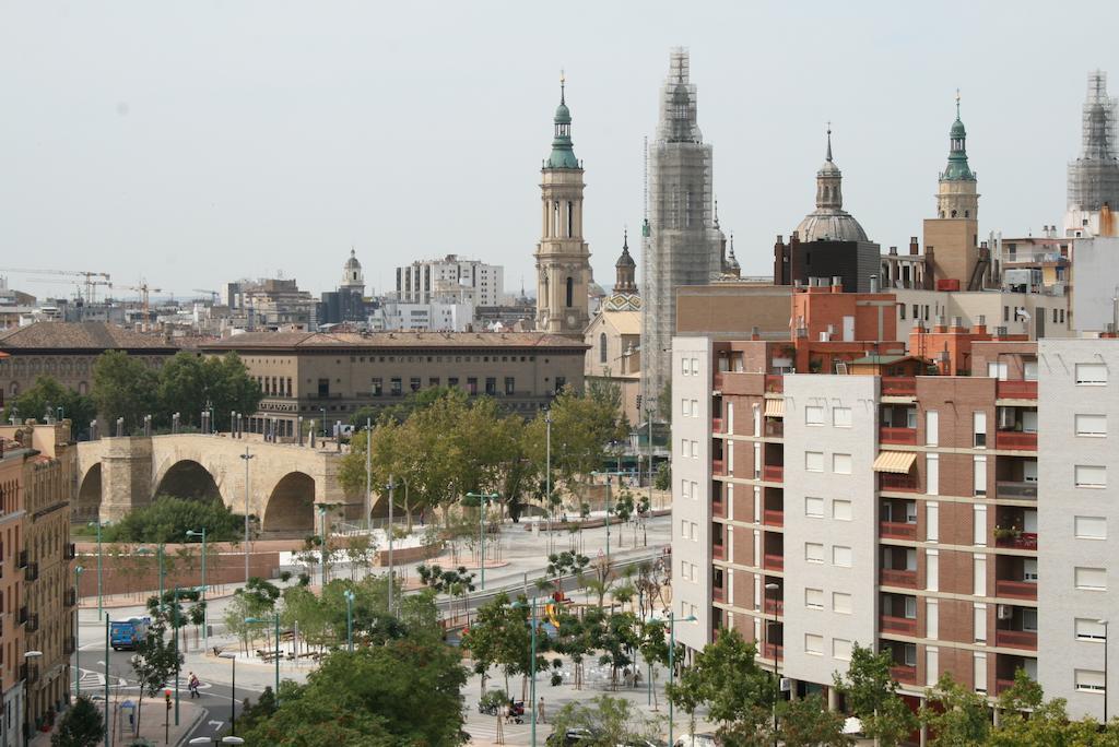 Hostal Puente De Piedra Zaragoza Kültér fotó