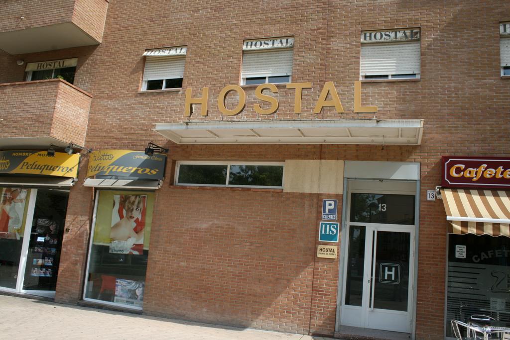 Hostal Puente De Piedra Zaragoza Kültér fotó