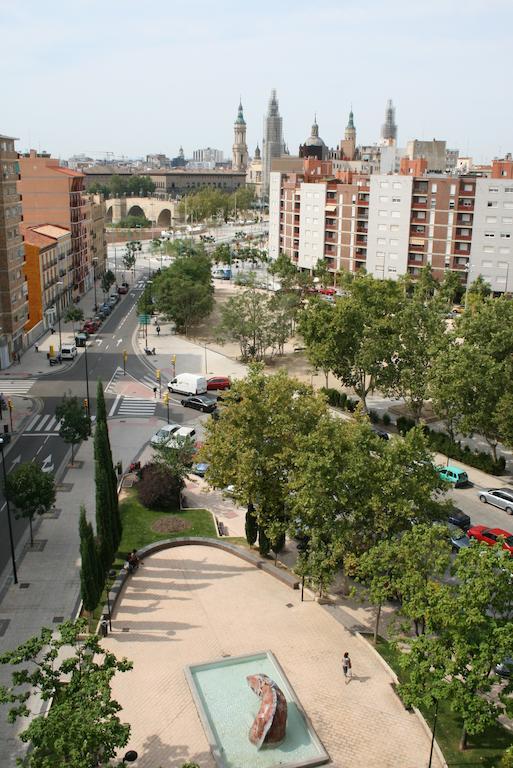 Hostal Puente De Piedra Zaragoza Kültér fotó